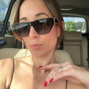 Meet your Posher, Alexandra